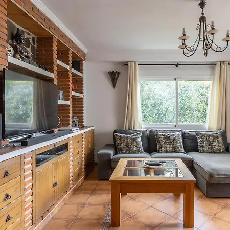 Two Bed Near Burriana Nerja