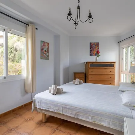 Two Bed Near Burriana * Nerja